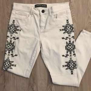 Express White Mia Mid Rise Embroidered Jeggings